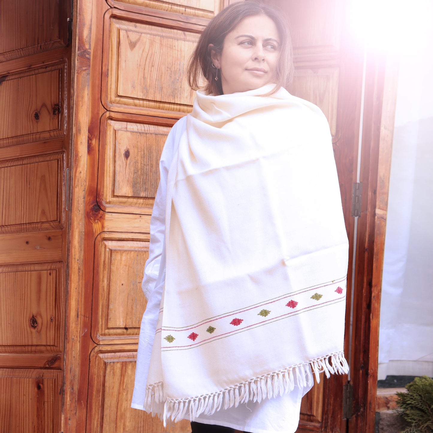 Stole-Himachali White Delicate design